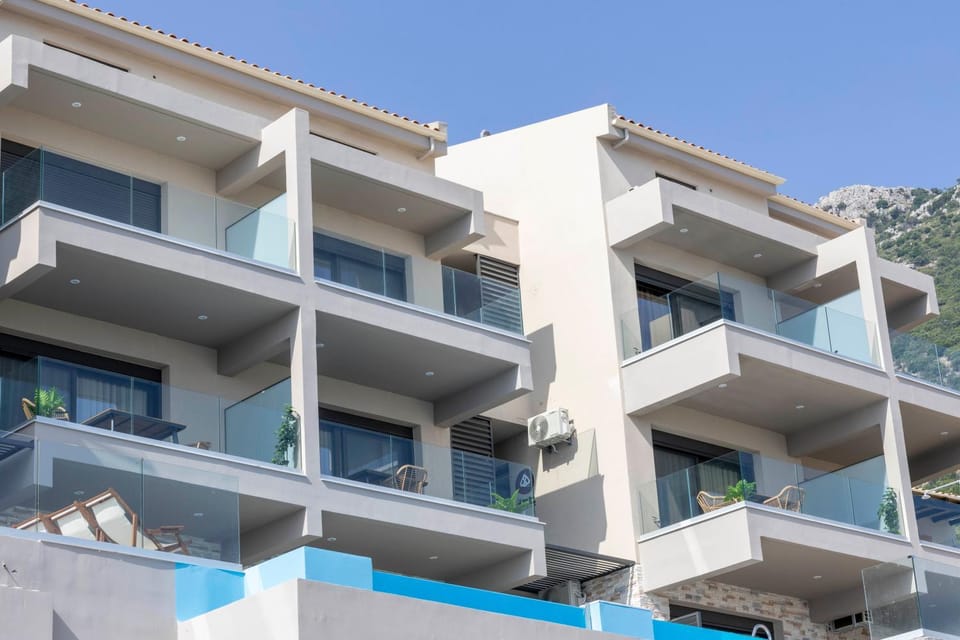 Property building, Swimming pool