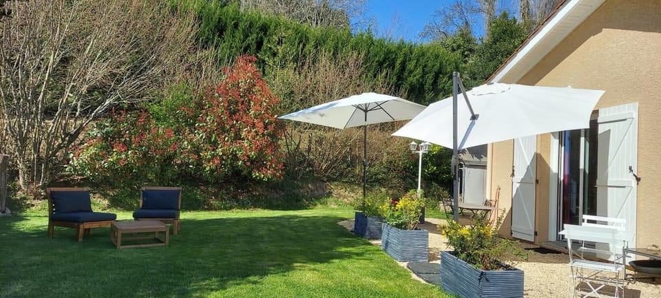 Séjour au pied d'une forêt domaniale House in Auvergne-Rhône-Alpes