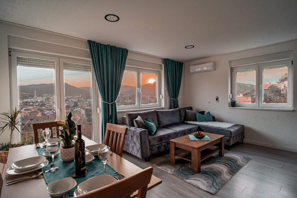 Living room, Seating area, Dining area, City view