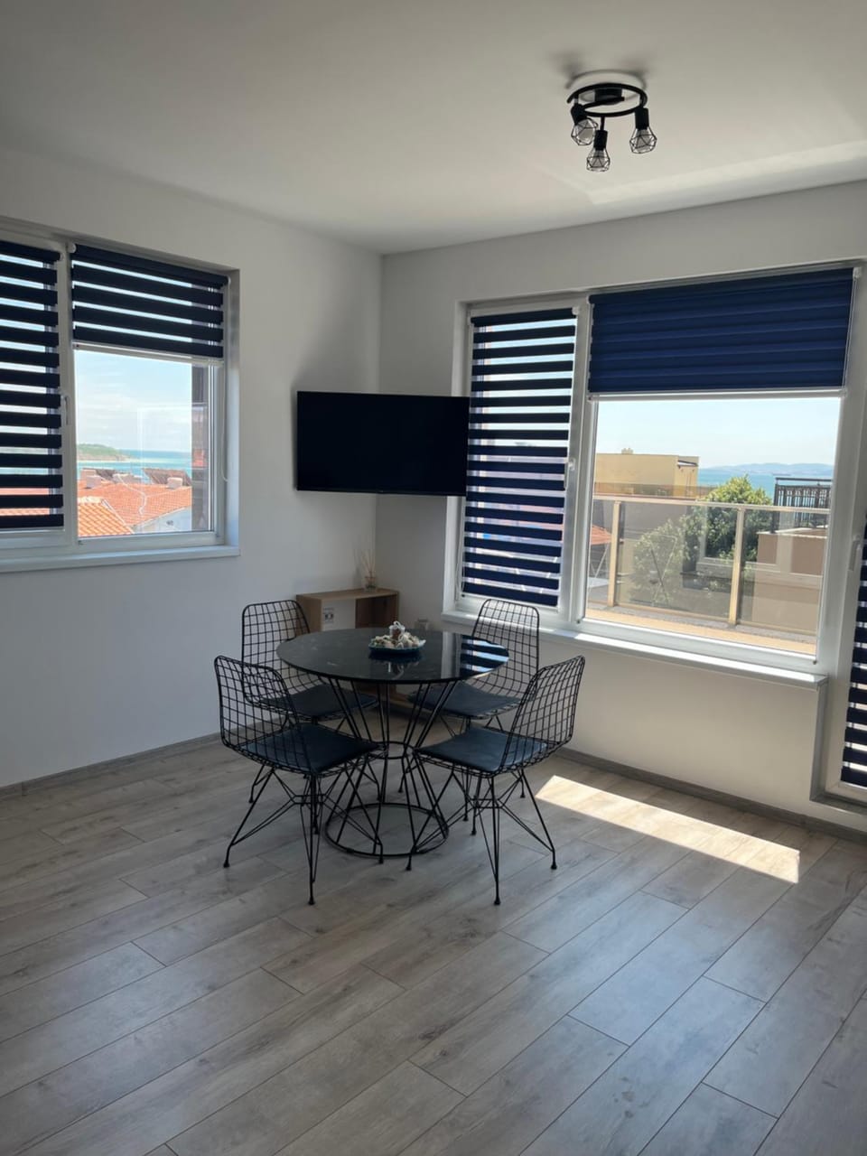 Communal lounge/ TV room, Dining area