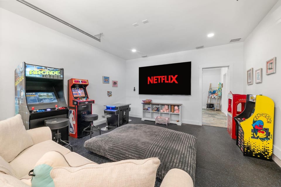 Game Room, TV and multimedia