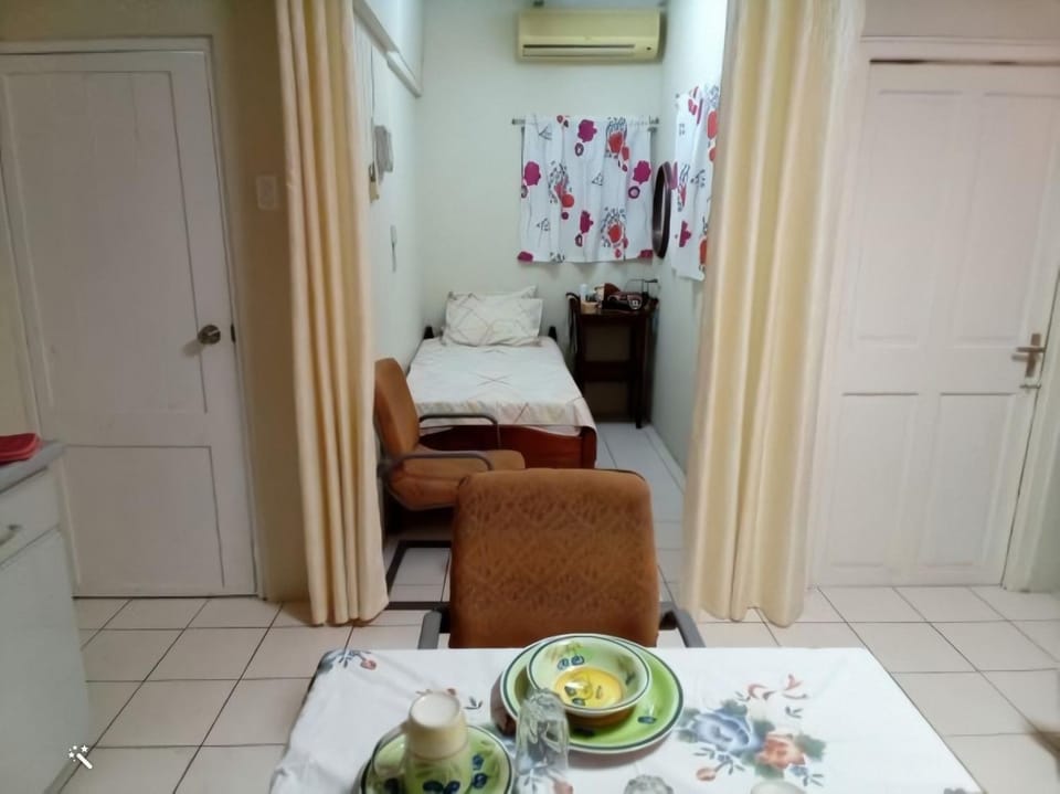 Bed, air conditioner