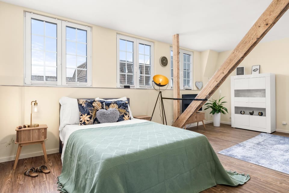 Bed, Bedroom