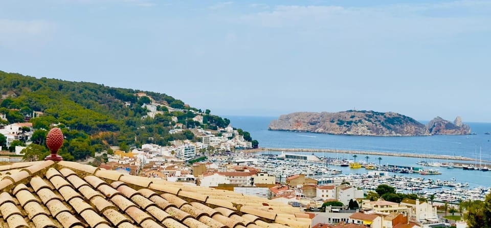 Nearby landmark, Day, Natural landscape, City view, Mountain view, Sea view