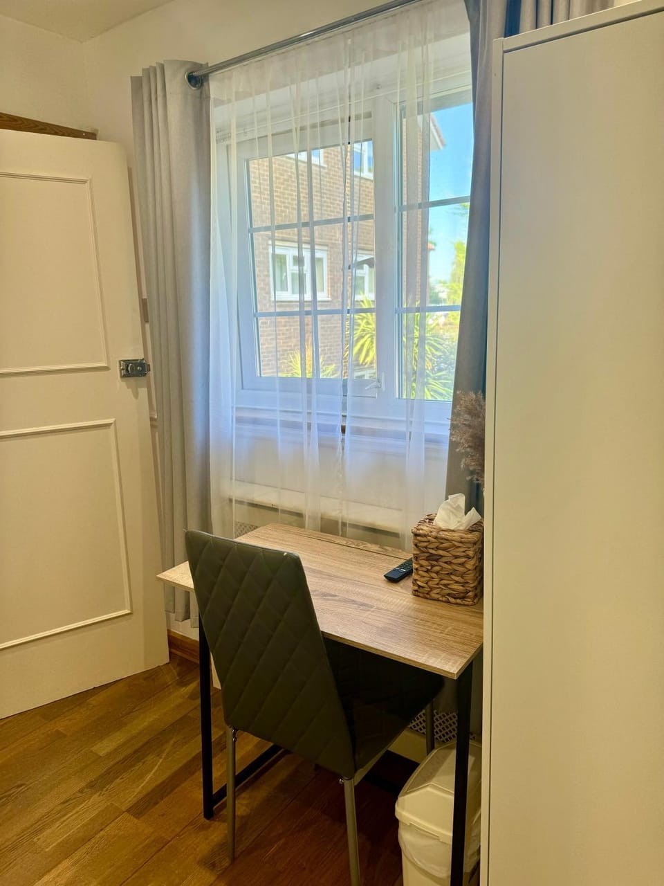 Cosy Single Room for ONE person Bed and Breakfast in Bromley