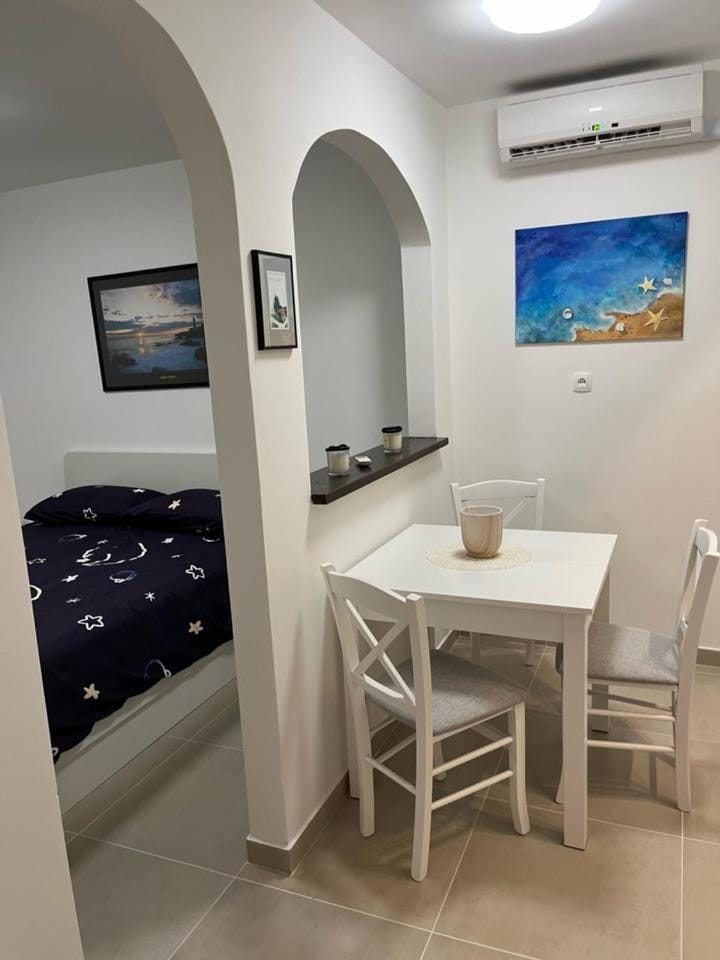 Cozy Apartment with Free Parking near Verudela Beaches & Marina - ANGELS ANNA Apartment in Pula