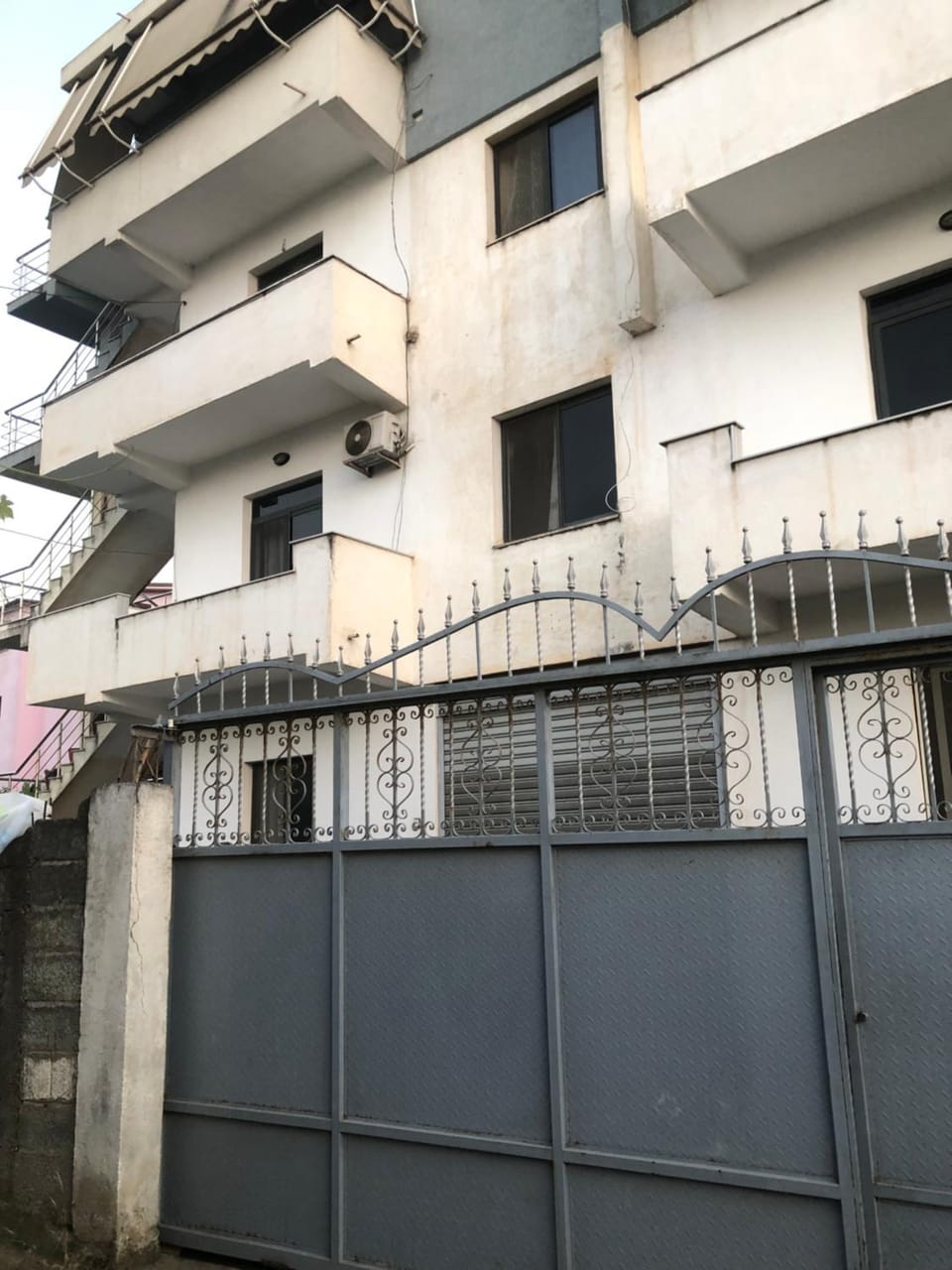 Rooms for rent Apartment in Tirana County, Albania