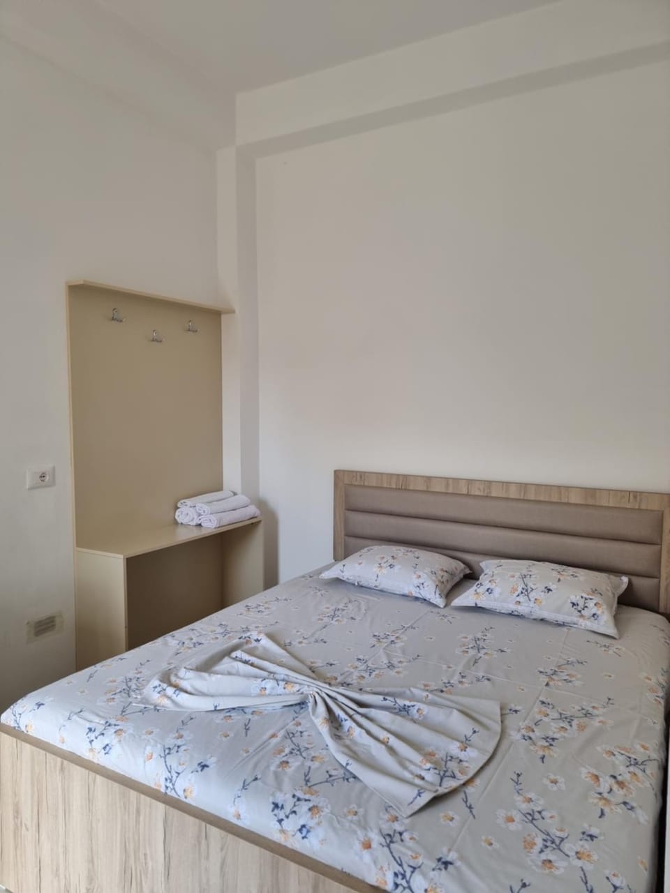 Rooms for rent Apartment in Tirana County, Albania