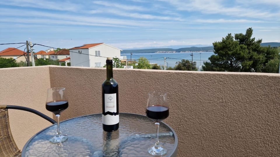 Day, Natural landscape, View (from property/room), Balcony/Terrace, Sea view, Drinks, Alcoholic drinks