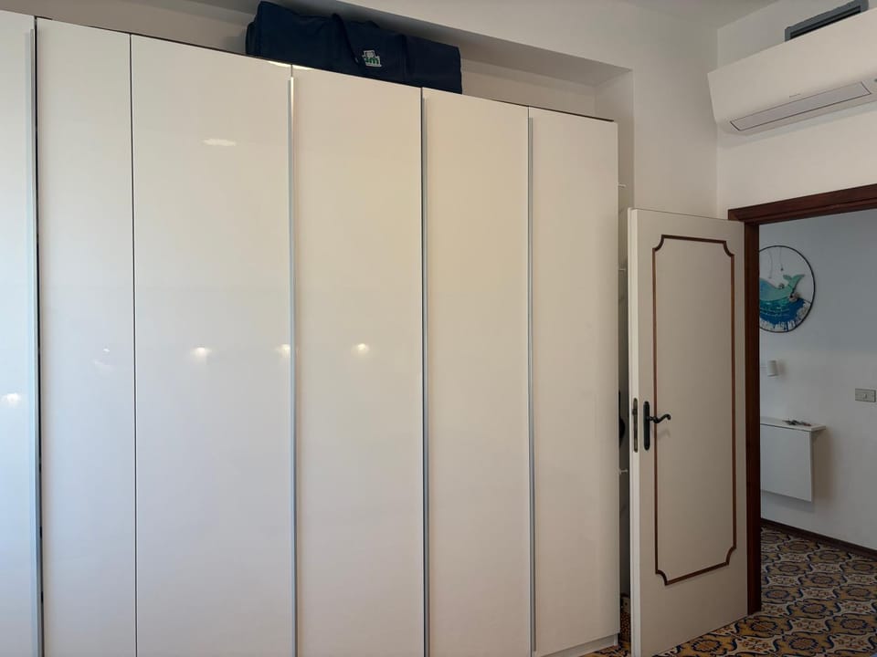 Bedroom, wardrobe