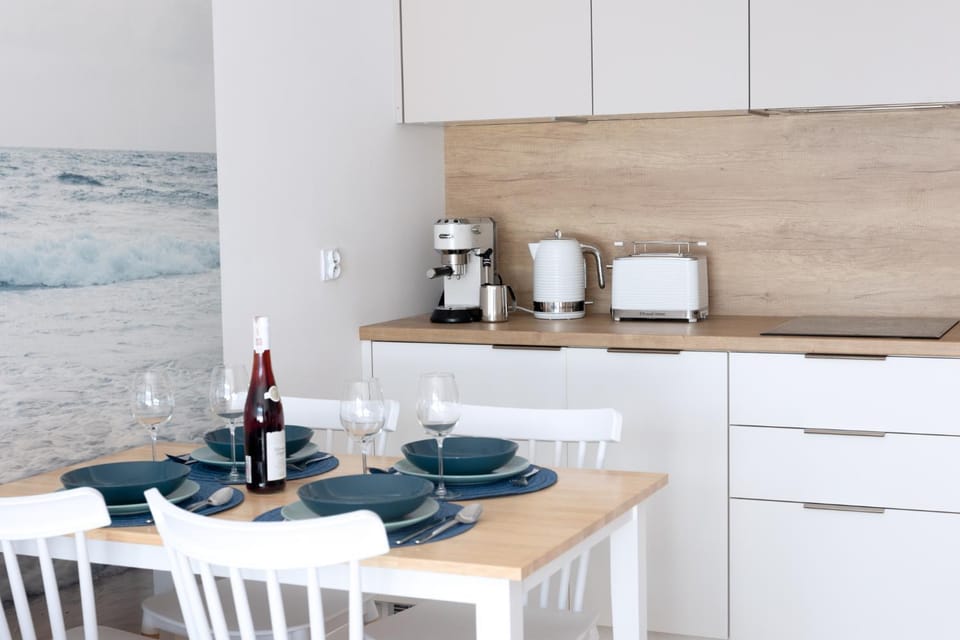 Coffee/tea facilities, Kitchen or kitchenette, Dining area, toaster