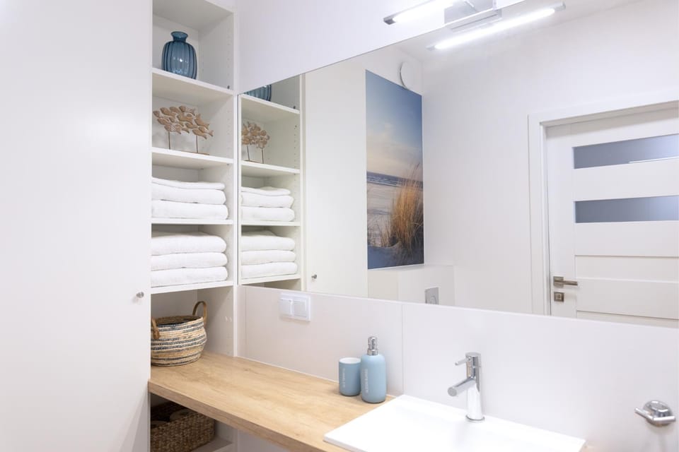 Bathroom, towels
