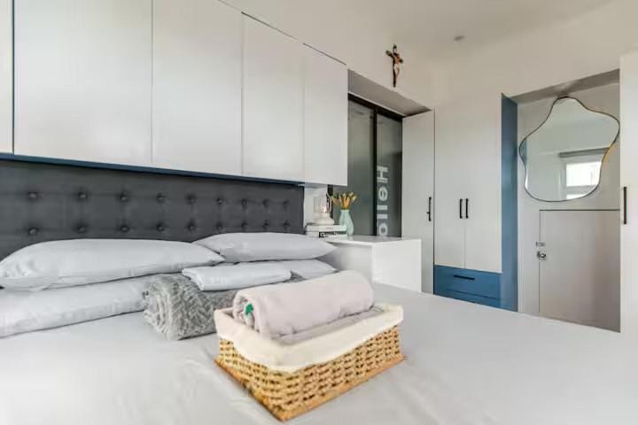 Balai ni Boss - Cozy Modern 1BR in Victoria Sports Tower Apartment in Quezon City