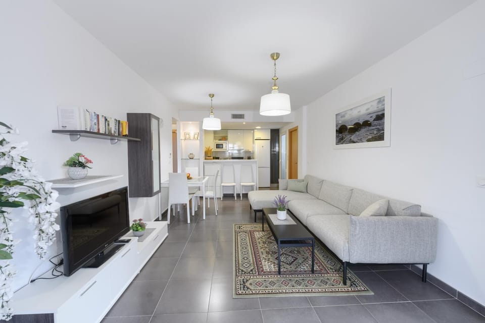 Communal lounge/ TV room, TV and multimedia, Kitchen or kitchenette, Living room, Seating area