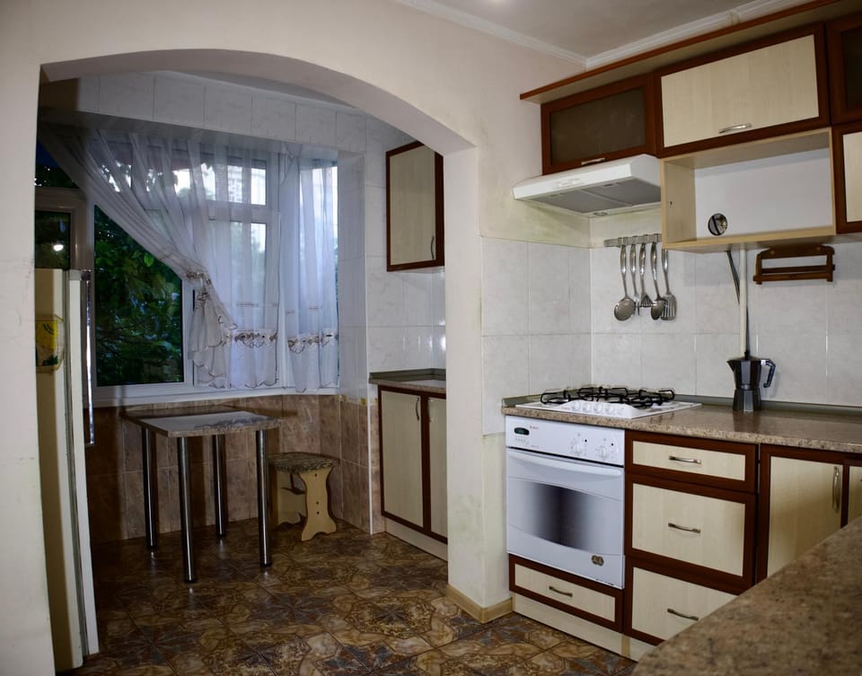 Kitchen or kitchenette, Dining area, minibar, pet friendly, stove