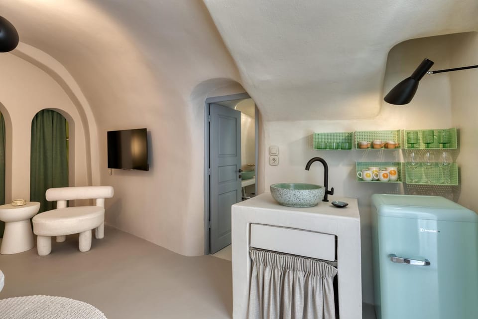 Hermes Cave House by Oias Local Cave Houses Apartment in Oia