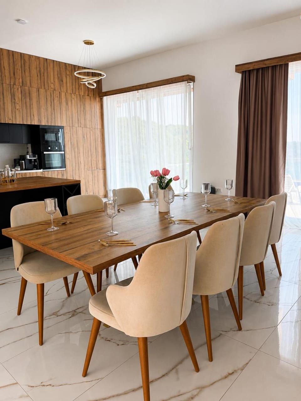 TV and multimedia, Kitchen or kitchenette, Living room, Seating area, Dining area, minibar