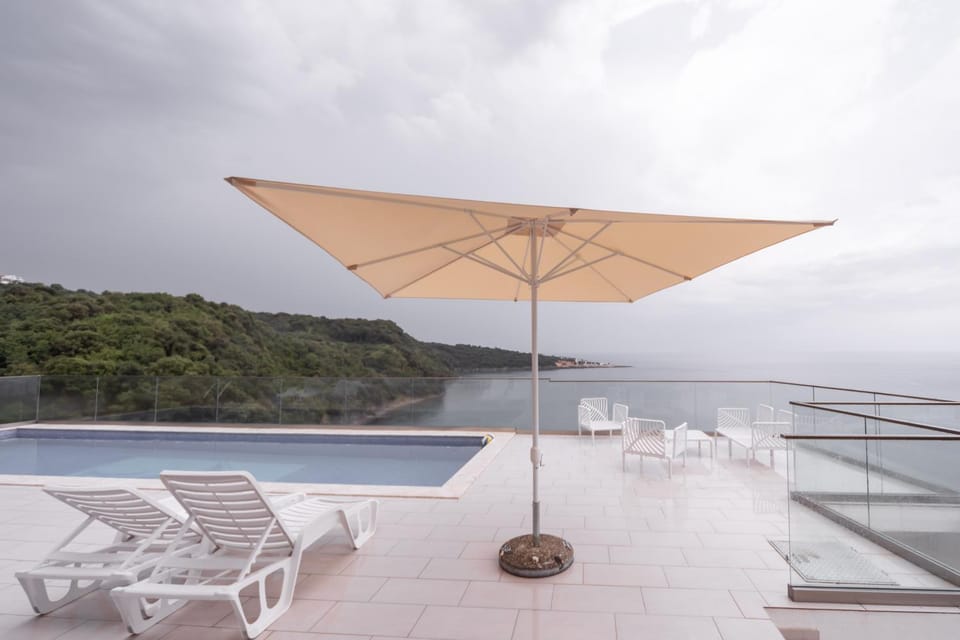 Balcony/Terrace, Swimming pool