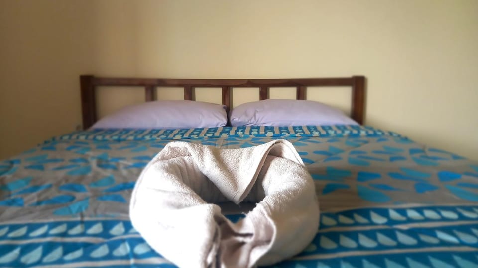 Bed, Photo of the whole room, Bedroom, towels