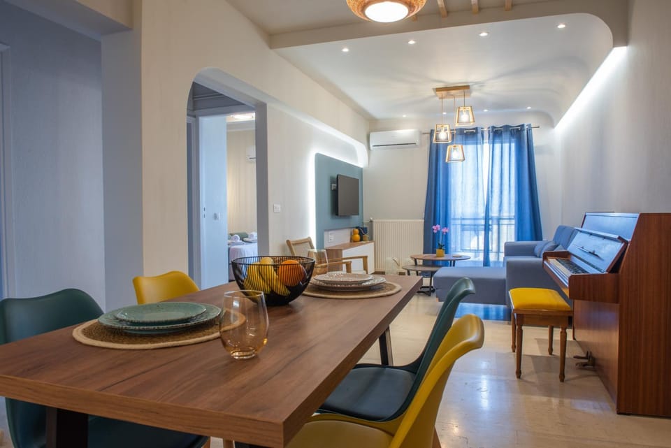 City centre with sea view apartment Apartment in Akti Koundourou