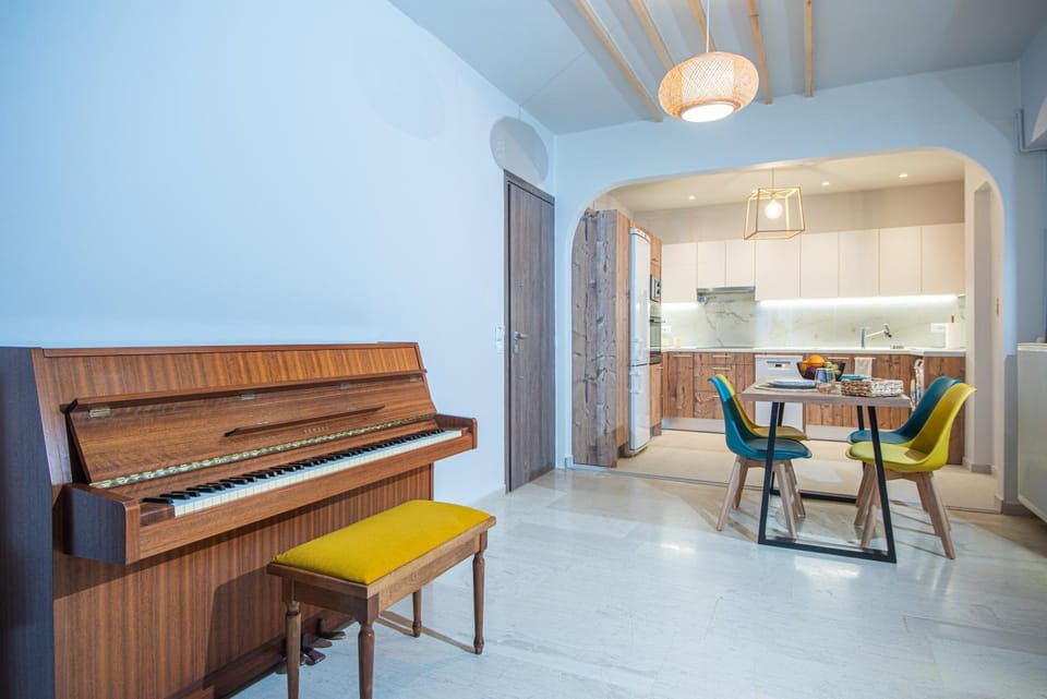 City centre with sea view apartment Apartment in Akti Koundourou