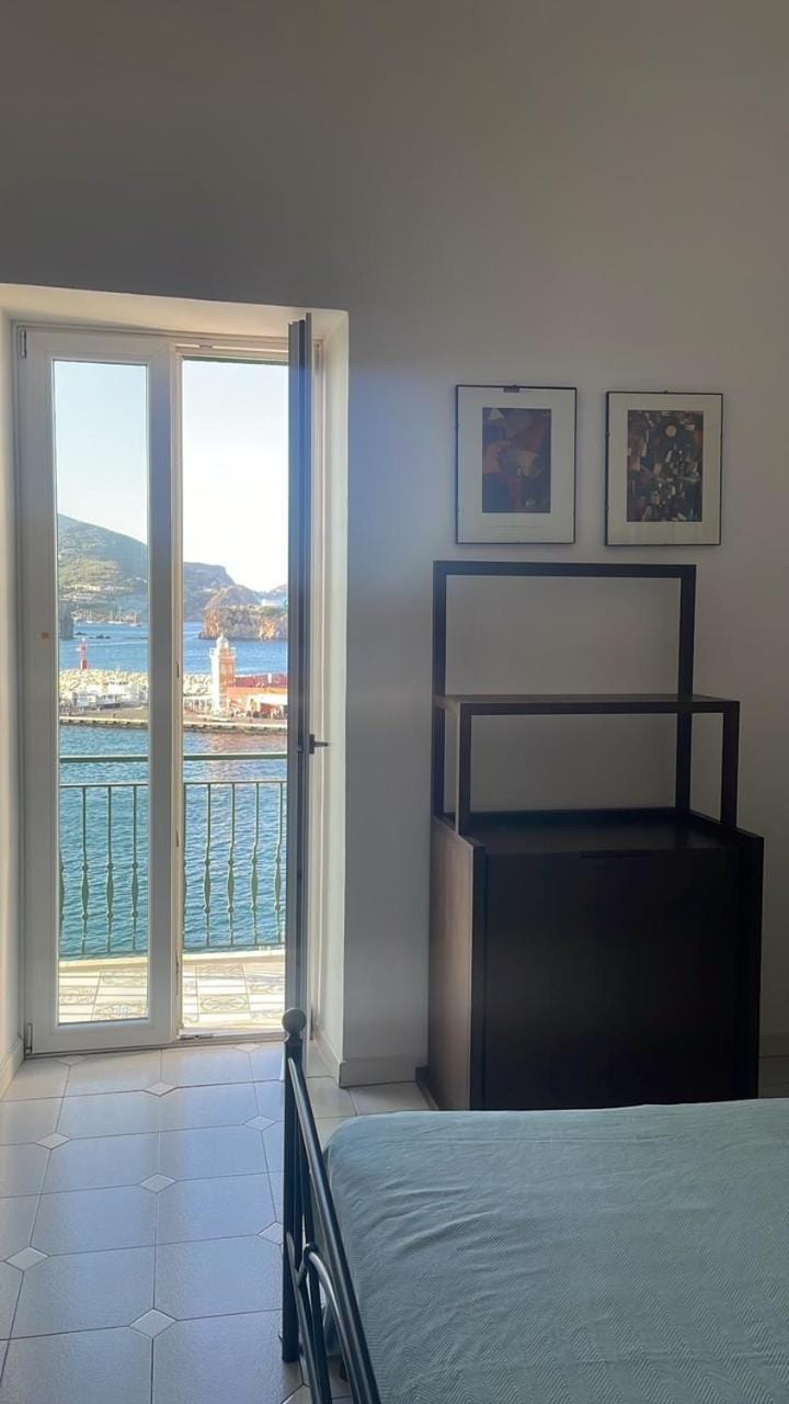 Bed, Natural landscape, View (from property/room), Balcony/Terrace, Photo of the whole room, Bedroom