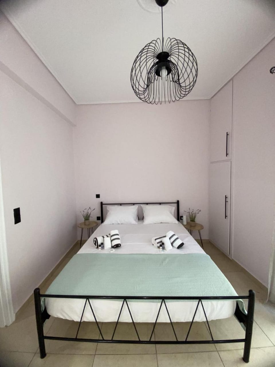 Bed, Photo of the whole room, Decorative detail, Bedroom, Guests, Area and facilities, towels