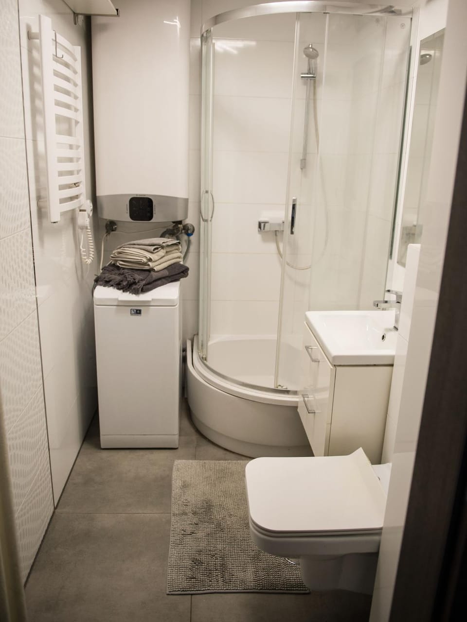 Shower, Toilet, Bathroom, washing machine