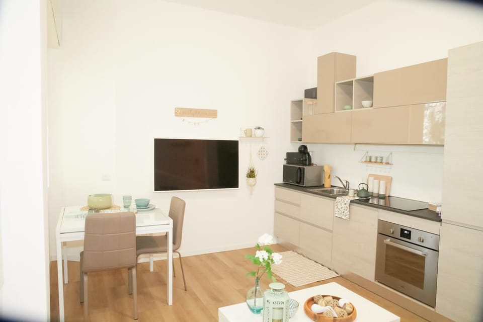 TV and multimedia, Dining area, stove
