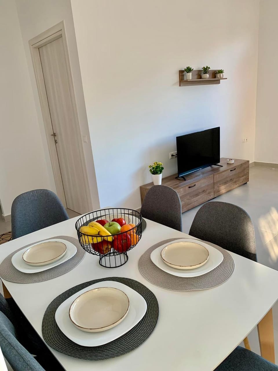 TV and multimedia, Dining area