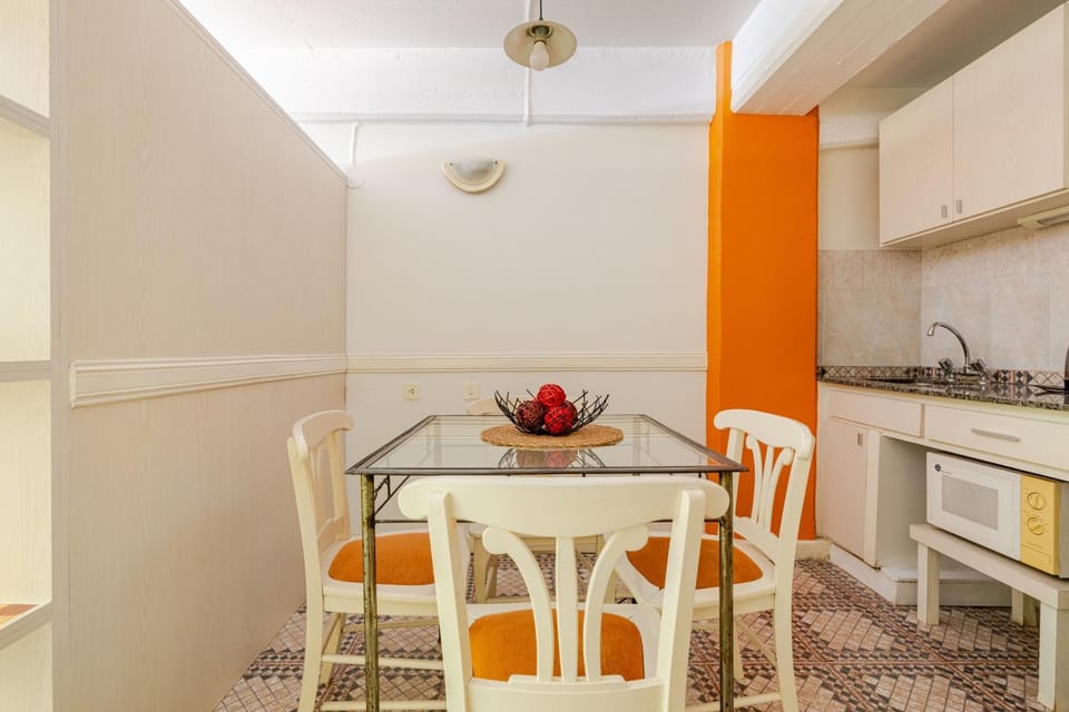 Microcentro - Wifi 300 Mb - Aire - Tv Cable - Dttos Day Apartment in San Rafael
