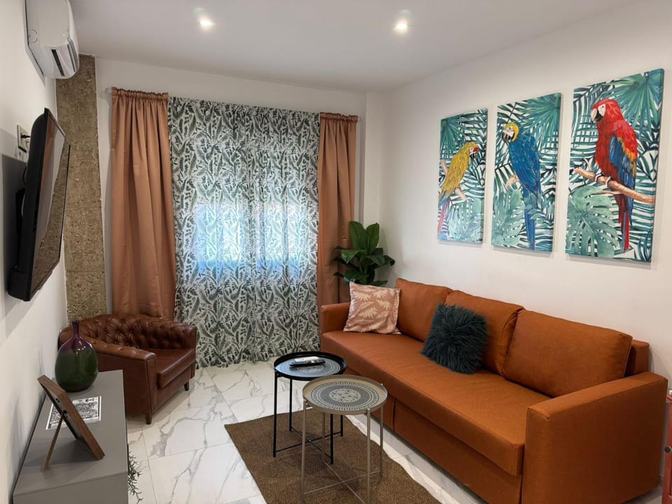 TV and multimedia, Living room, Seating area, Evening entertainment