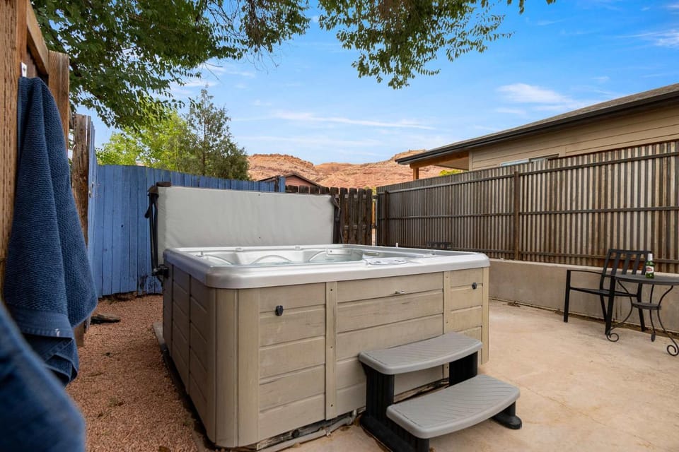Cozy Adventure Pad Near Downtown - Rose Tree 2 House in Moab