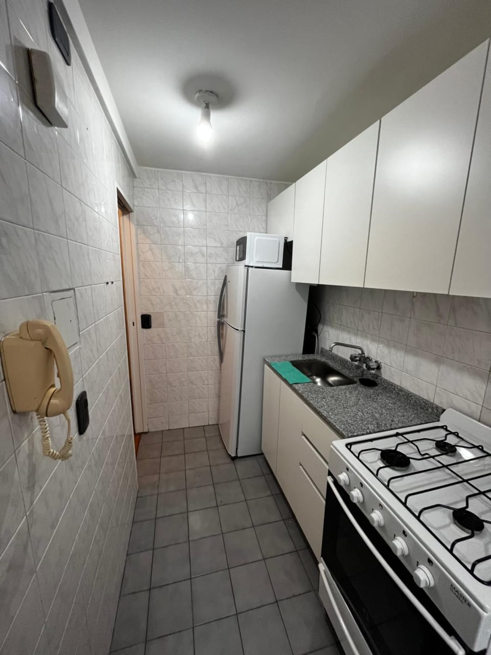 Kitchen or kitchenette, minibar, pet friendly, stove