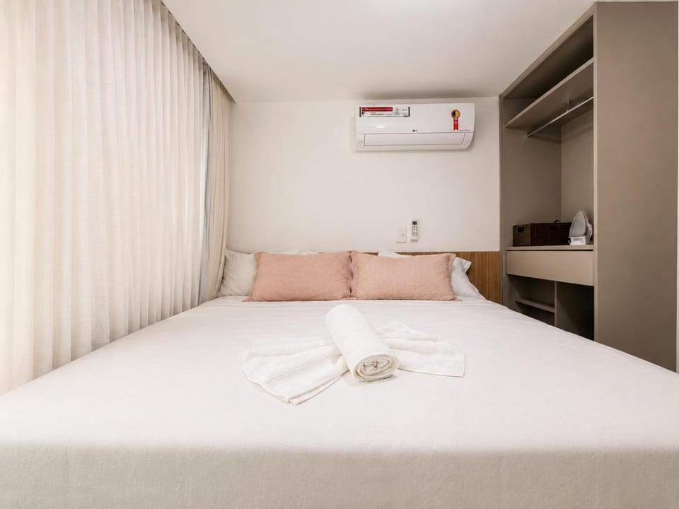 Bed, Photo of the whole room, Bedroom, towels, air conditioner