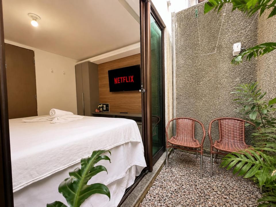 Bed, TV and multimedia, Balcony/Terrace, Bedroom