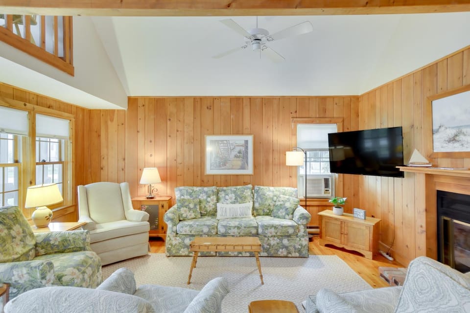 Kennebunkport Getaway w/ Grill: Walk to Beach! House in Goose Rocks Beach