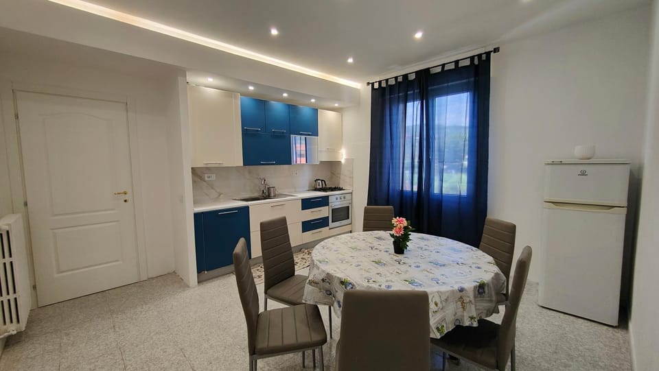 Ampio appartamento per famiglie Apartment in Imperia