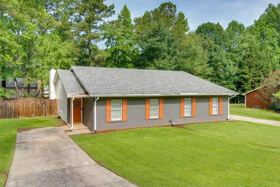 Near Airport, Private Yard! Atlanta Rental House in Georgia