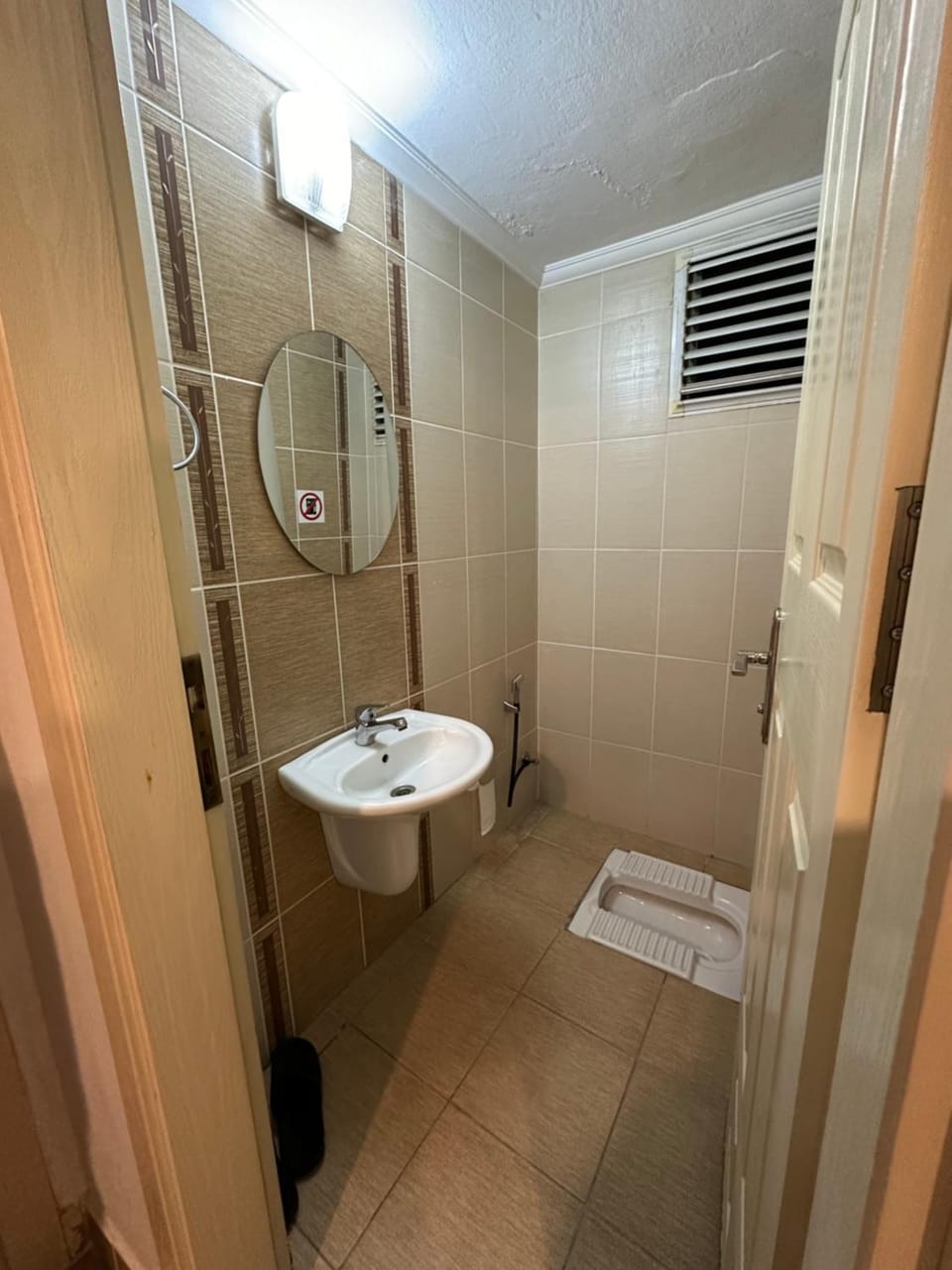 Shower, Toilet, Bathroom, bidet, towels
