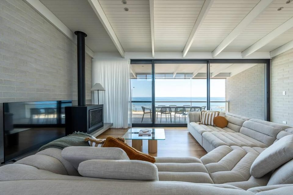 Reef House: Pool • Beachfront • Near Wineries House in Adelaide