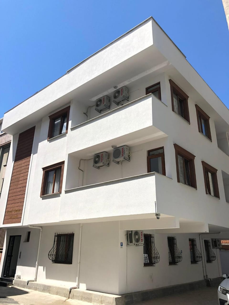 Property building, Day
