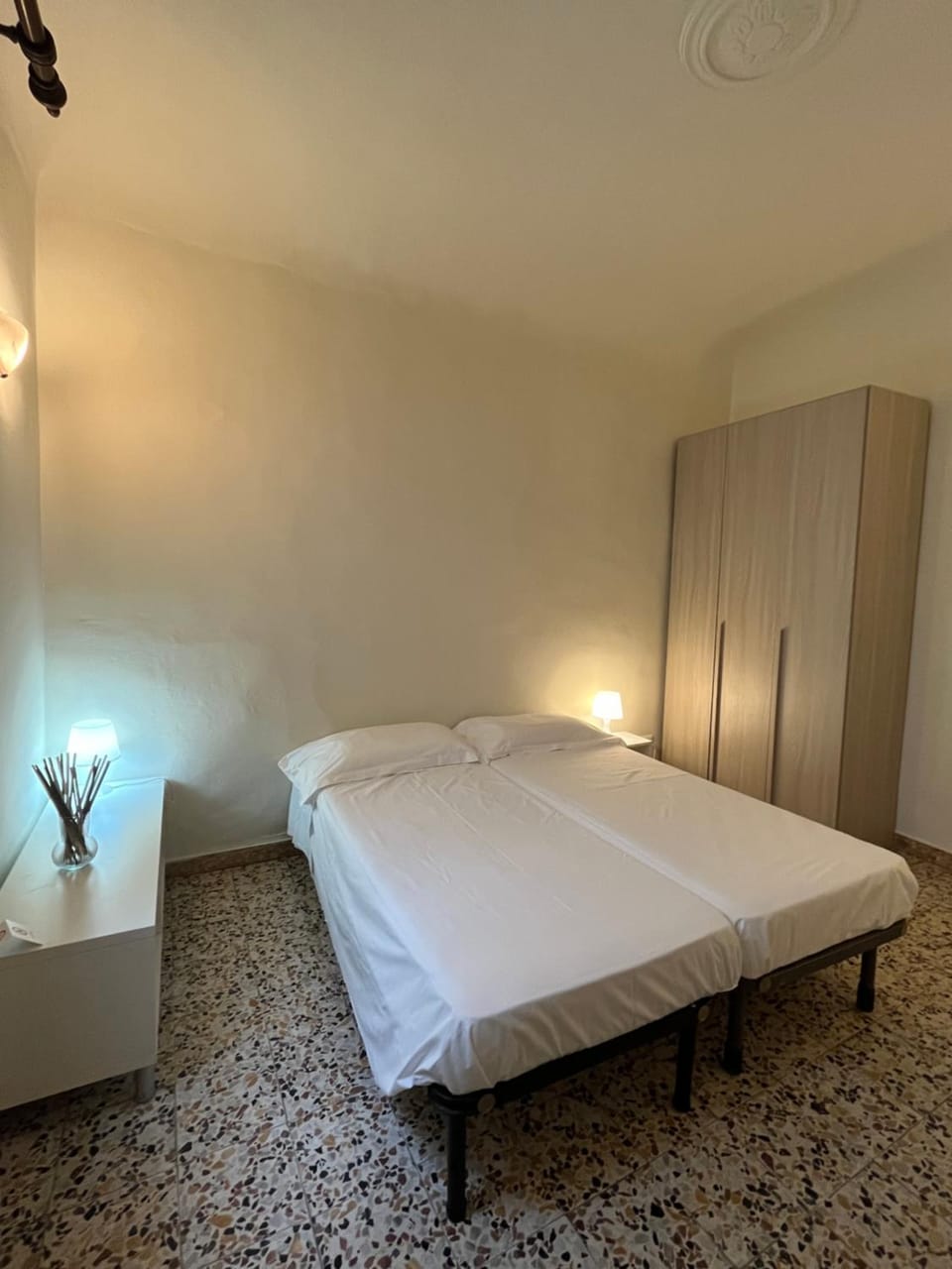 Bed, Photo of the whole room, Bedroom, wardrobe