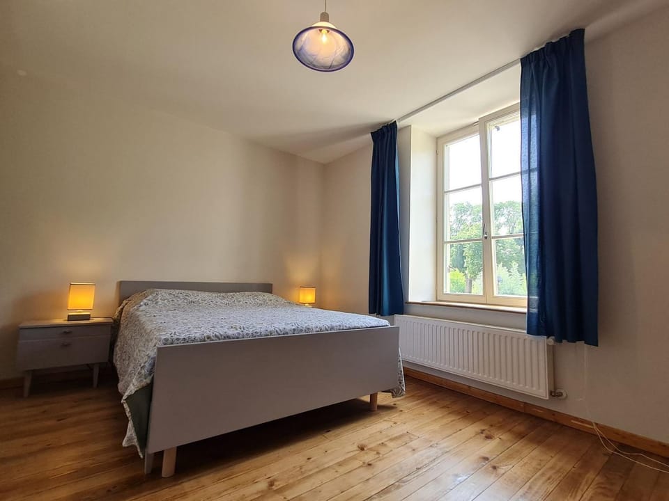 Gîte cosy face au parc des Bosquets, avec parking, terrasse et à deux pas du château de Lunéville - FR-1-584-293 House in Grand Est