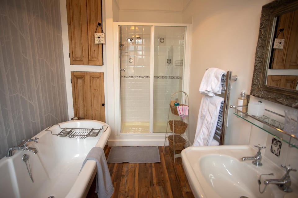 Treherne House & The Malvern Retreat Bed and Breakfast in Malvern Hills District