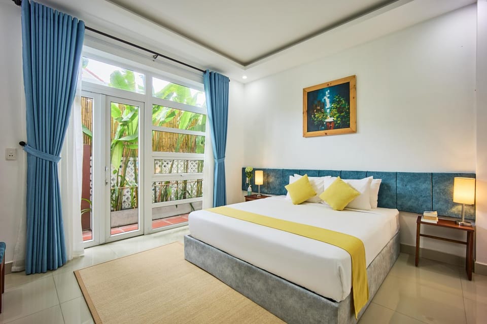 Bed, TV and multimedia, Bedroom, Garden view, internet, wardrobe, air conditioner