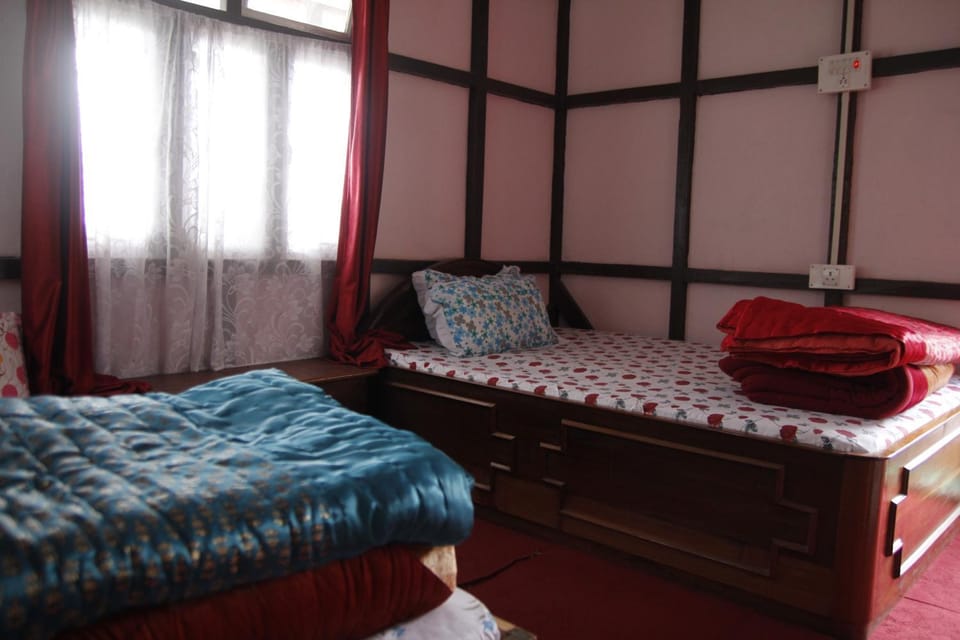 Hitaishi Homestay - Bermiok Vacation rental in India
