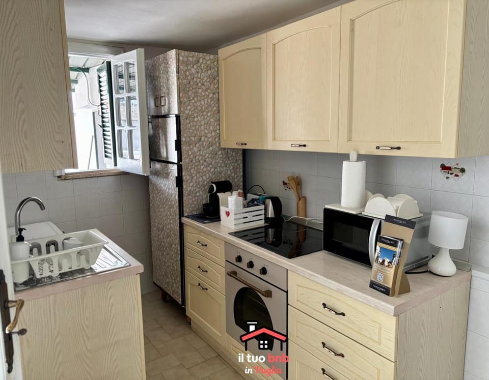Coffee/tea facilities, Kitchen or kitchenette, microwave, minibar, oven, pet friendly, stove, toaster, washing machine