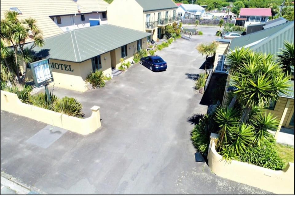 Property building, Bird's eye view, Street view