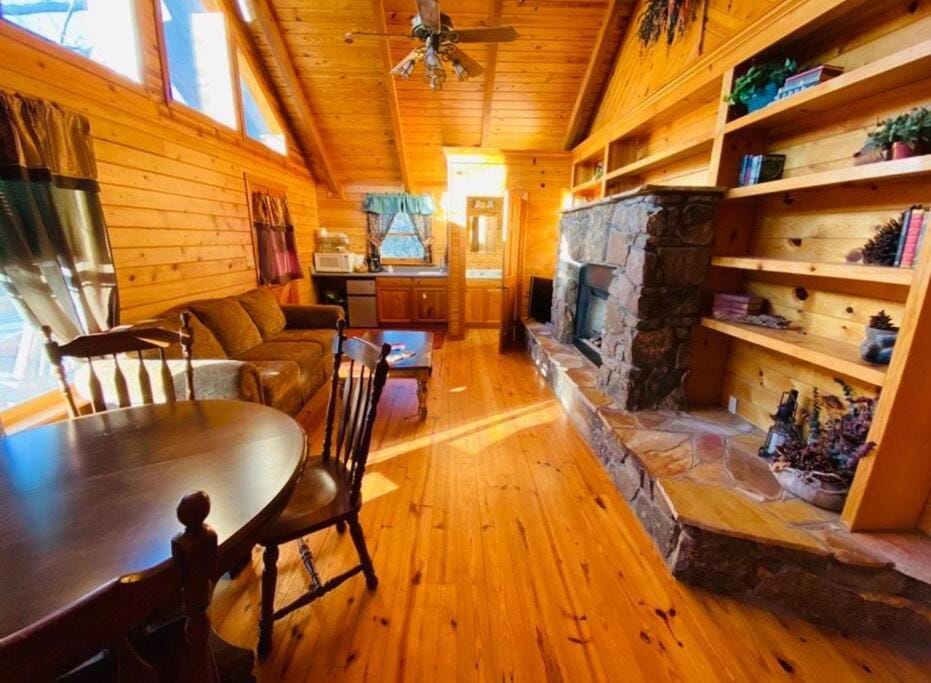The Luxury Suite at Bear Mountain Chalet in Carroll County